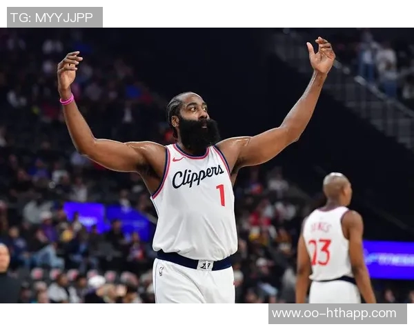 快船客场挑战国王小卡哈登卫衣亮相科林斯酷炫登机照曝光