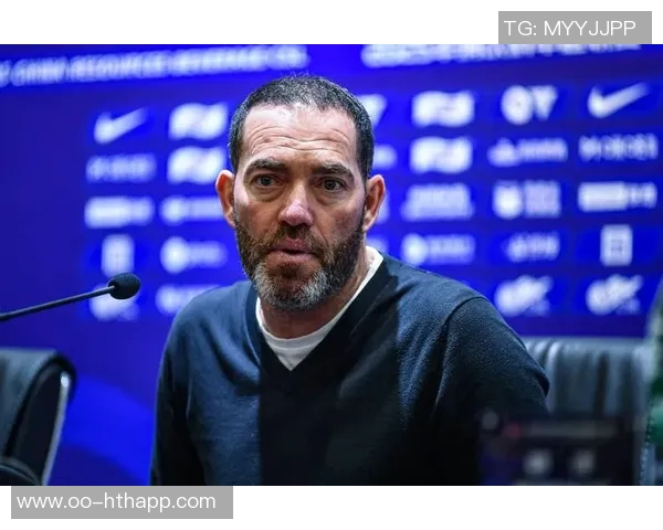 苏亚雷斯职业生涯争议回顾：咬人禁赛三次与歧视行为引发的风波