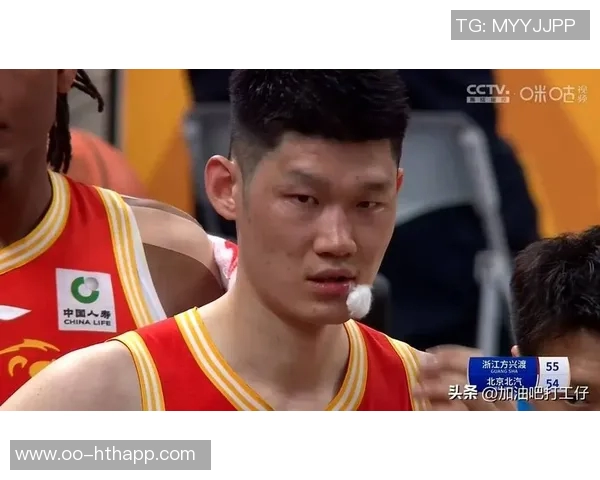 胡金秋高效表现13投10中斩获22分4篮板1抢断展现出色状态 胡金秋高效表现13投10中斩获22分4篮板1抢断展现出色状态